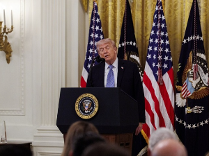 Трамп привремено обуставио пројекат "Слобода"; Пезешкијан: Никада се нећемо покорити претњама САД