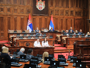 Скупштина Србије наставља ванредно заседање, на почетку посланичка питања