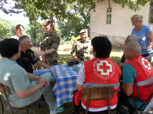 И лек и лепа реч: Војни лекари у удаљеним селима општине Медвеђа 