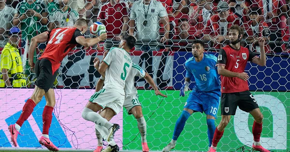 Калајџић у последњим секундама меча спасио Аустрију и одвео је у шеснаестину финала Мундијала