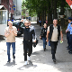 Општинска инспекција покушала да уклони знак "Волим Митровицу", полиција привела па пустила Радојевића и Запорошца