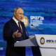 Путин: Не видим сврху састанка са Зеленским, нека изађе прво на изборе