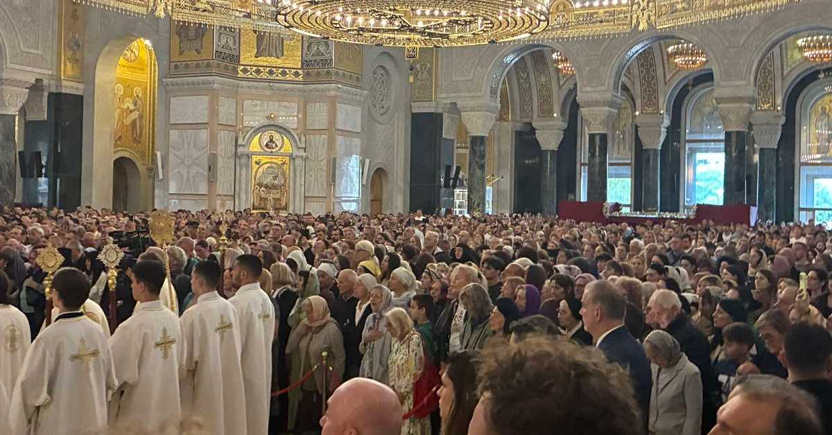 Свечани испраћај Појаса Пресвете Богородице у манастир Ватопед на Светој Гори