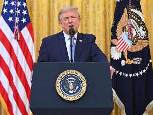 Трамп поново у сукобу с медијима: 