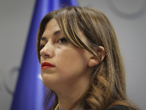 Хаџију потписала декрет о разрешењу српских тужилаца