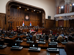 Посланици од 10 часова настављају седницу, расправа о амандманима на закон о пројекту 