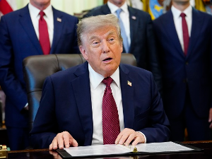 Трамп о Леброну Џејмсу: Можда је расиста, мој избор је Мајкл Џордан