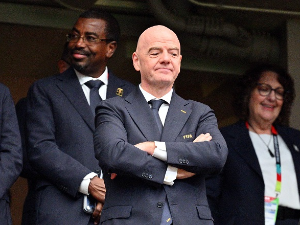 Инфантино понудио чланицама Фифе по 20 милиона долара, Уефа оштро против