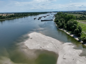Историјски низак водостај Дунава угрожава пловидбу и екосистем