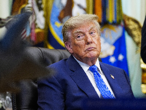 Трамп пикирао Ормуски мореуз: Можда га ускоро прогласим америчком територијом