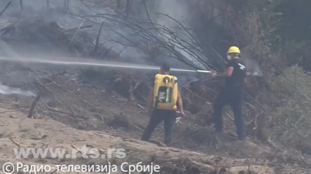 Пожари у Србији: Ватрогасци се боре са новим жариштима, Делиблатска пешчара и даље критична
