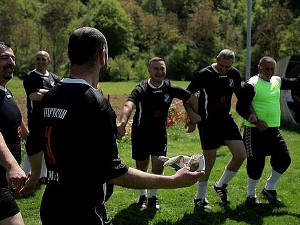 Шљива ранка и статива танка – Дерби од драгоцености