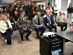 Председник Вучић у Центру за разминирање: Копаоник очишћен од неексплодираних средстава, важно да се и Бујановац потпуно очисти