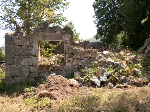 Комић – личко село без становника и без правде: три деценије после 