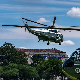 Комерцијални авион пришао хеликоптеру у којем је био Трамп, истражују се околности