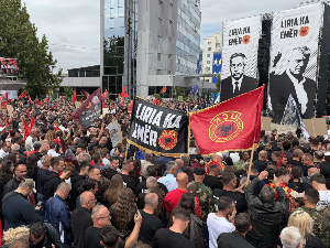 Француска и Британија упозорилe своје држављане на велике демонстрације у Приштини 16. септембра због изрицања пресуде Тачију