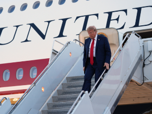 Бела кућа забранила Си-Ен-Ену да прати Трампа у Тенесију