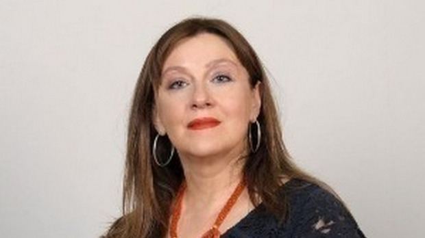 Књижевност између стандарда и дијалекта