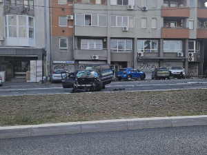 Саобраћајна незгода на Карабурми, повређено пет особа