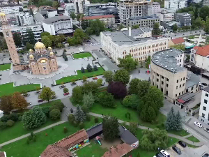 Трка за власт у БиХ – неизвестан изборни дан после мирне кампање, изазов и нови начин гласања