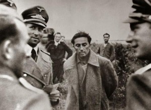 Јаков Џугашвили, Стаљинов син и деда Јакова Јевгенијевича Џугашвилија, у немачком заробљеништву. Стаљин је одбио да га размени за немачког фелдамаршала Фон Паулуса, заробљеног у Стаљинграду. Убијен у концентрационом логору Захсенхаузен, априла 1943.