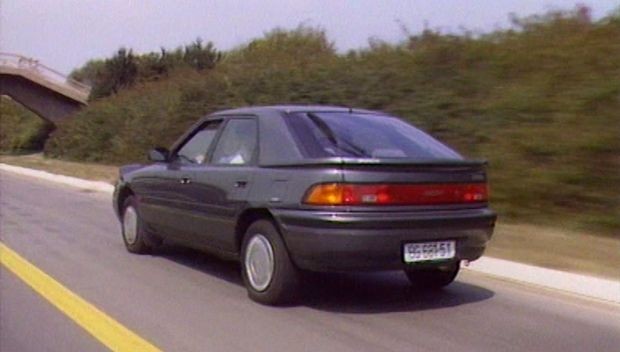 Istorija predstavljanja - Mazda 323 iz 1990.