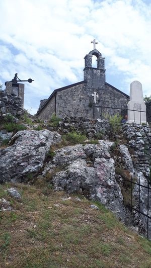 Црква на Медуну и гроб Марка Миљанова