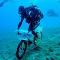 Возио бицикл на 65 метара дубине