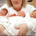Сурогат мајка родила себи унуке