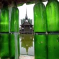 Будистички храм од пивских флаша