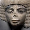 Египатска биста која личи на Мајкла Џексона