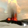 Вулкан топи глечер на Исланду