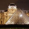 Лувр тражи помоћ 