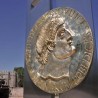 Оштећен споменик цару Константину у Нишу