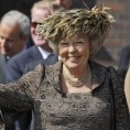 Холандска краљица препушта трон сину