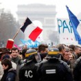 Велики протест у Паризу против геј бракова