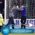 Пажња: Идиот на терену!