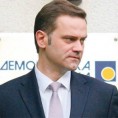 Стефановић: Зауставити економско пропадање