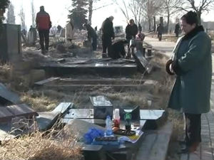 Срби посетили гробље у јужној Митровици