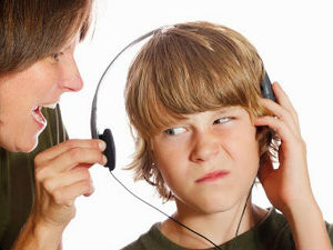 Гласна музика озбиљна претња слуху младих!