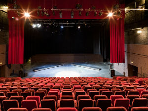 Фамилиологија