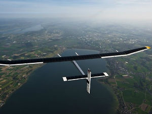 „Соларни импулс 2“ обара рекорде, кренуо ка Кини