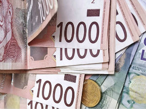 Просечна плата у Србији у марту 43.121 динар