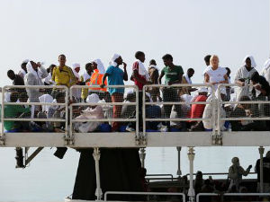  Мигранти спасени после 12 дана лутања Средоземљем