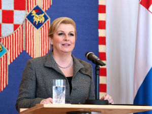 Хрватска председница жали због напада на Вучића
