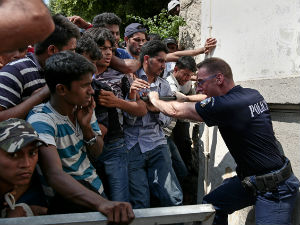 Сукоби међу мигрантима на грчком острву Кос