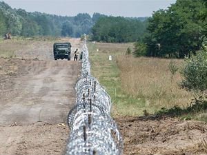 Мађарска подигла ограду на граници са Србијом