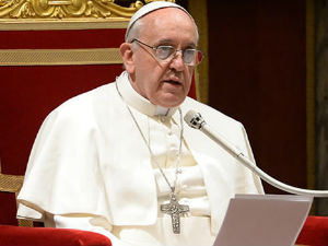 Папа упозорио на екстремисте међу избеглицама