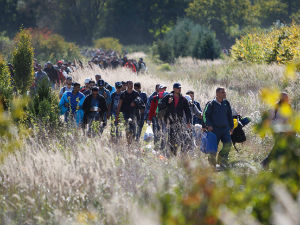 Мађарска, мање избеглица стигло преко границе са Србијом