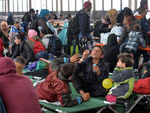 Јункер: Избегличка криза у Европи трајаће годинама
